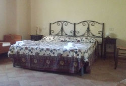 Agriturismo Lupo Vecchio - Serratone - double bed