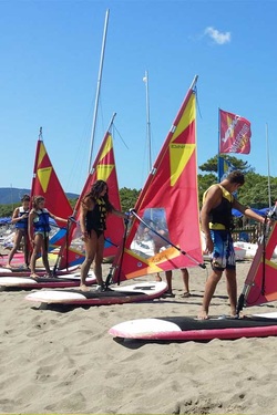 Scuola e noleggio barche a vela, windsurf e bananaboat RDS Water Sports